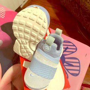 Nike Pesto Toddler Size 8